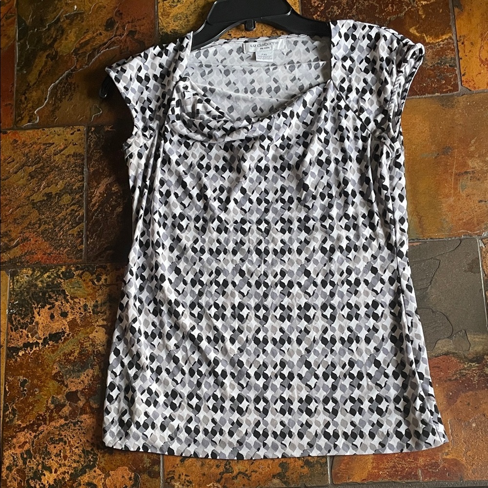 Liz Claiborne Black and White Patterned Top (378)